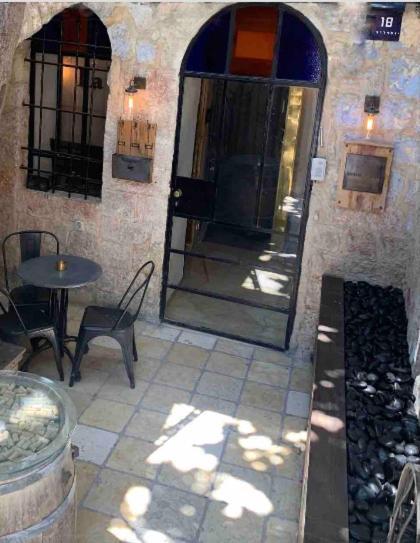 Private Room Studio Suite Jerusalem Exterior photo